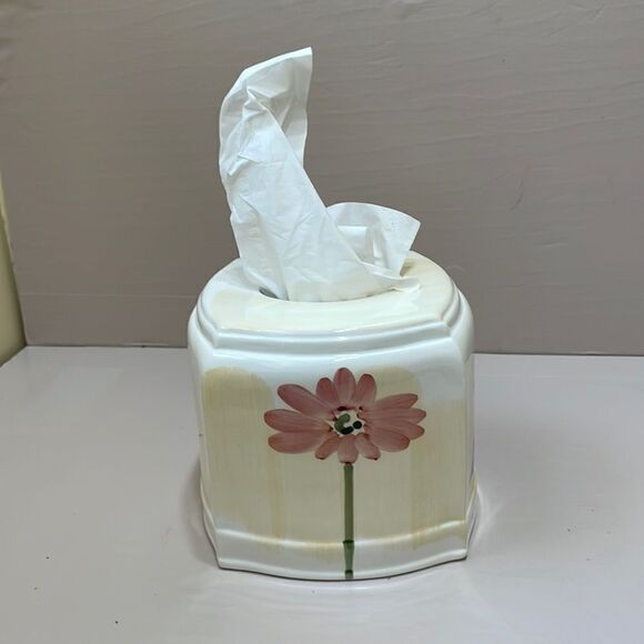 FLORAL DESIGN PORCELAIN TISSUE BOX COVER - Picture 1 of 6